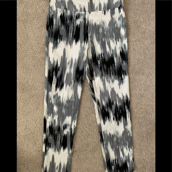 Krazy Larry Pull On Ankle Pant size 4 New without tags - Picture 2 of 3